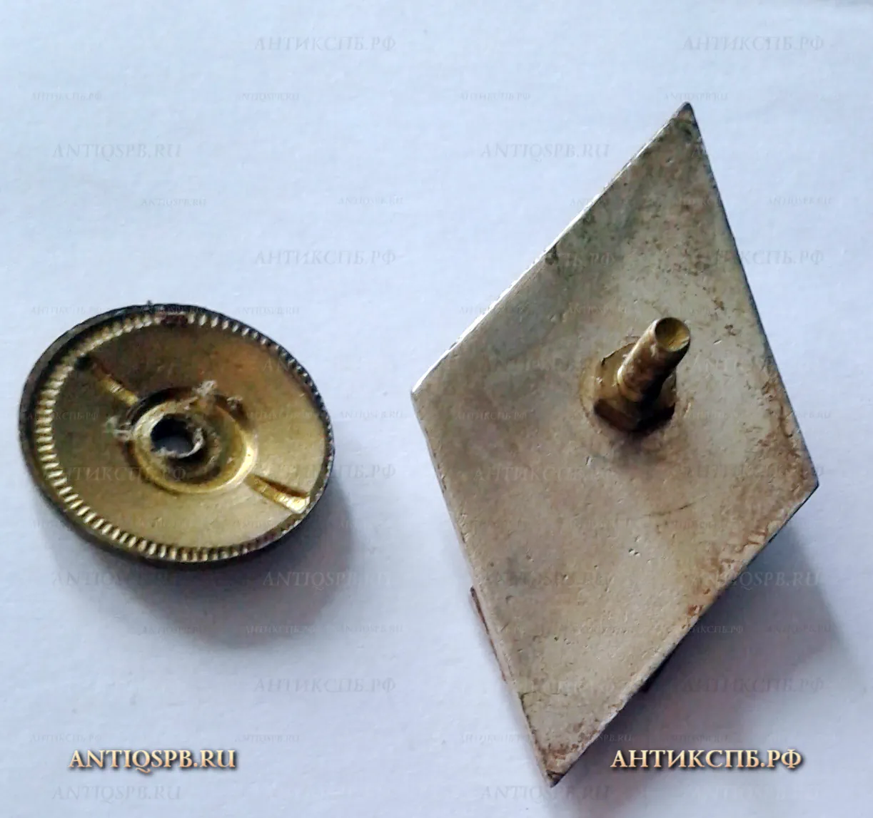 Знак об окончании ЛВИКИ им. Можайского. Ленинградский Военно-инженерный Краснознаменный Институт. №39 [Цена: 2000 руб.]